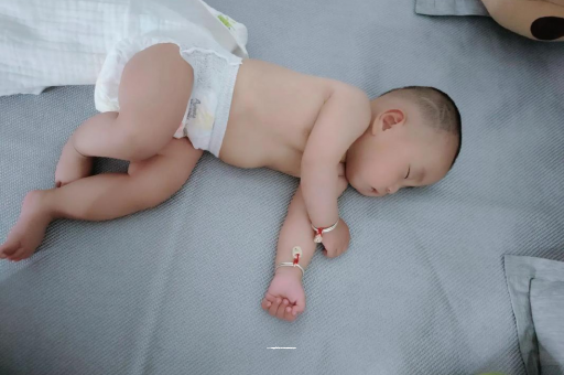 锡林郭勒两个月宝宝肚子胀气